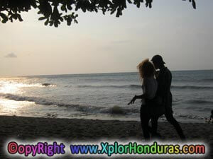 Atardecer en el Paseo Turistico de Los Ceibeños Atardecer en Paseo Turistico de Los Ceibeños