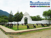 Parque frente Cementerio viejo de Trujillo