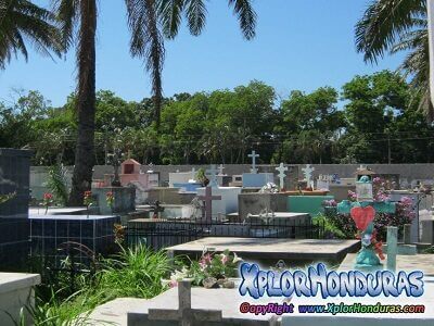 Cementerio del Barrio Mejia La Ceiba Atlantida Cementerio del Barrio Mejia La Ceiba Atlantida