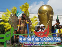 Desfile de carrozas Carnaval de La Ceiba 2014 Parte 2
