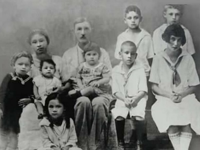 Francis Charles Ewens Familia