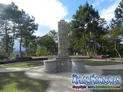 Monumento El Cerrito Santa Rosa de Copan Monumento El Cerrito Santa Rosa de Copan